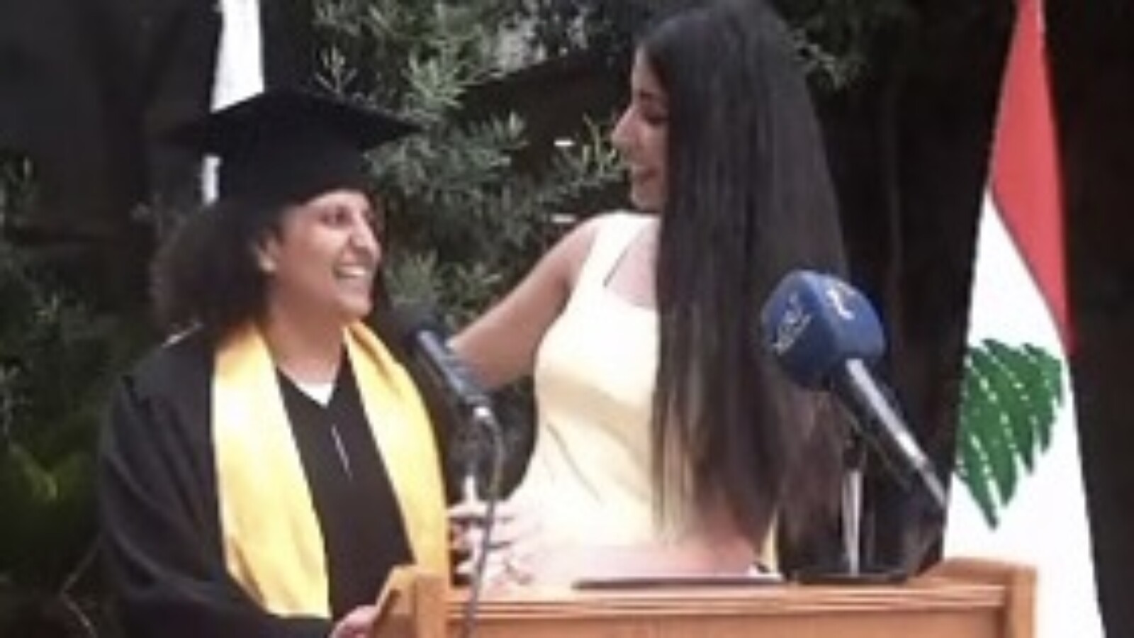 Alceste. Tri-pulley and Université pour tous help Alceste get a decent job and support herself.